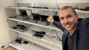 1it kasutatud sülearvutid tegvjuht Jörgen metsalu näitmas milline sülearvuti oli aastal 2025 kõige menukam